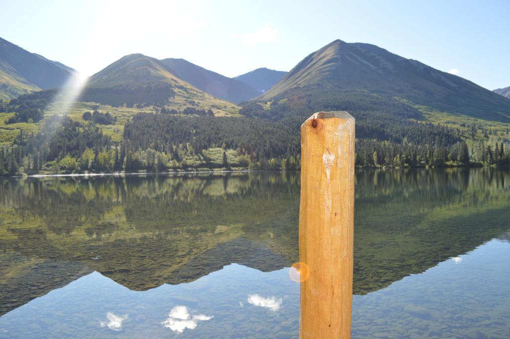 Summit Lake Lodge Ngoại thất bức ảnh
