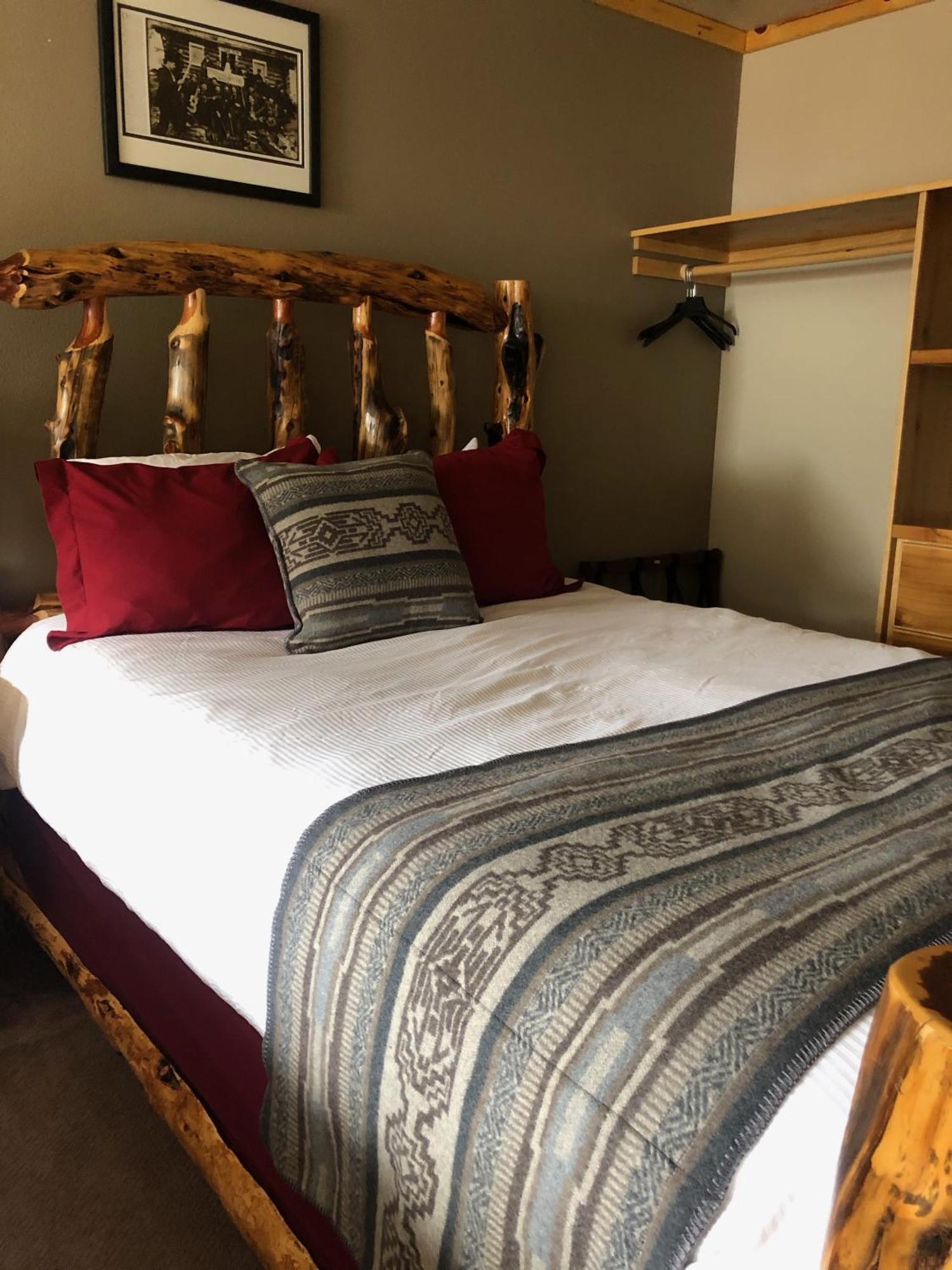 Summit Lake Lodge Ngoại thất bức ảnh