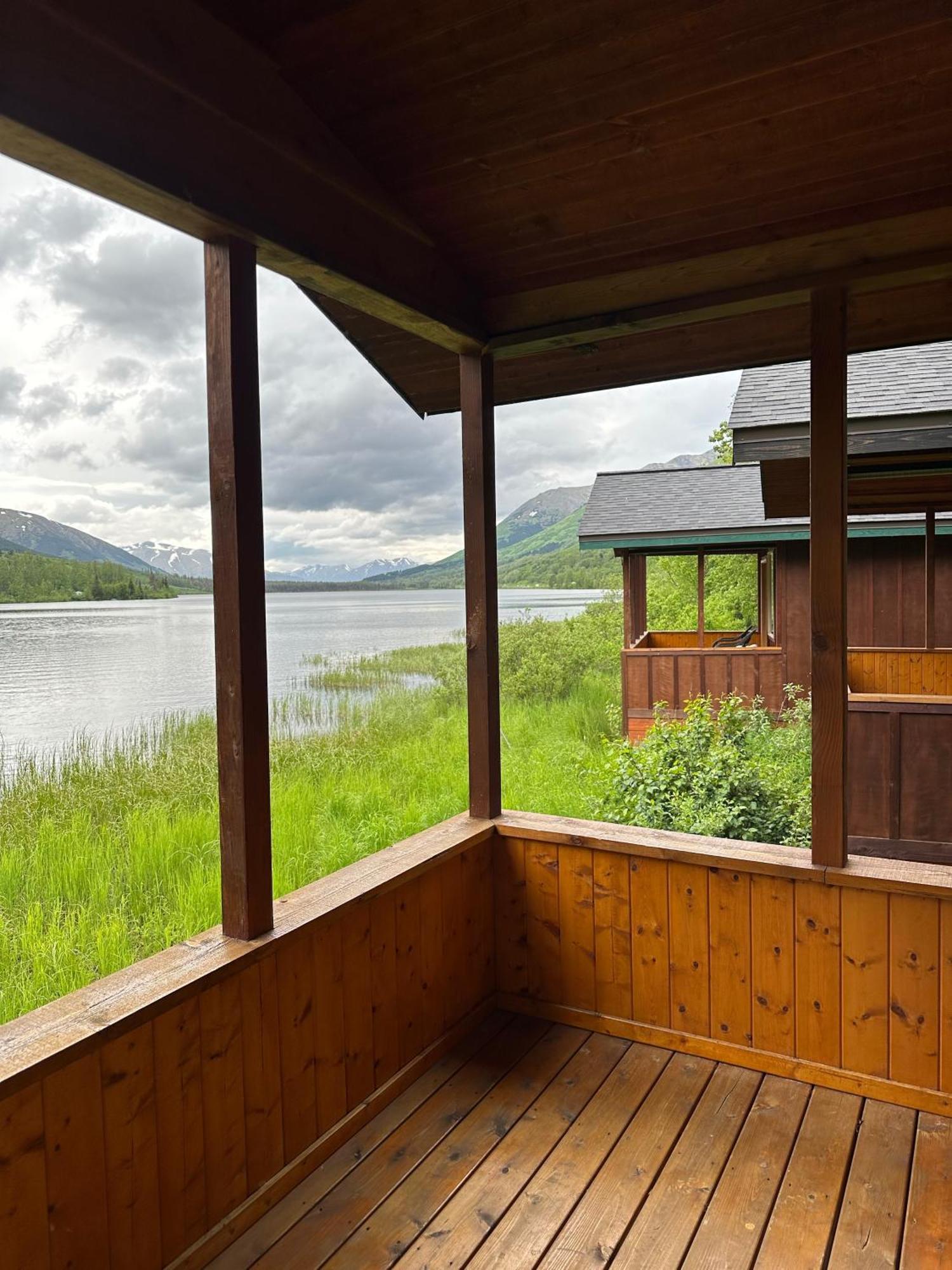 Summit Lake Lodge Ngoại thất bức ảnh