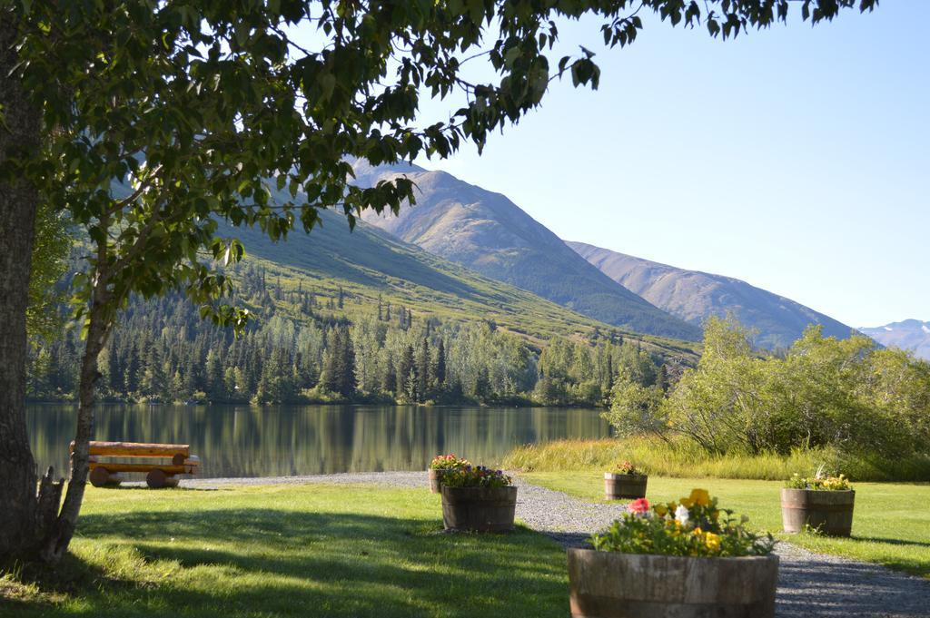 Summit Lake Lodge Ngoại thất bức ảnh
